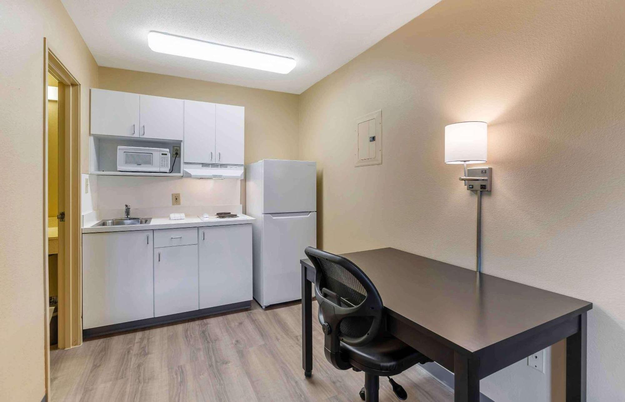 Extended Stay America Suites - St Louis - Westport - E Lackland Rd Maryland Heights Exterior foto